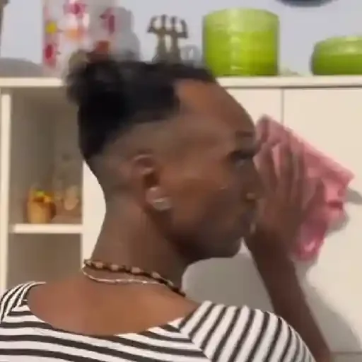 Figurinha para WhatsApp — reação